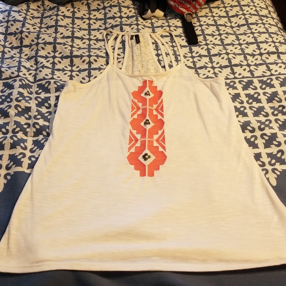BNWOT Maurices size medium strappy tank